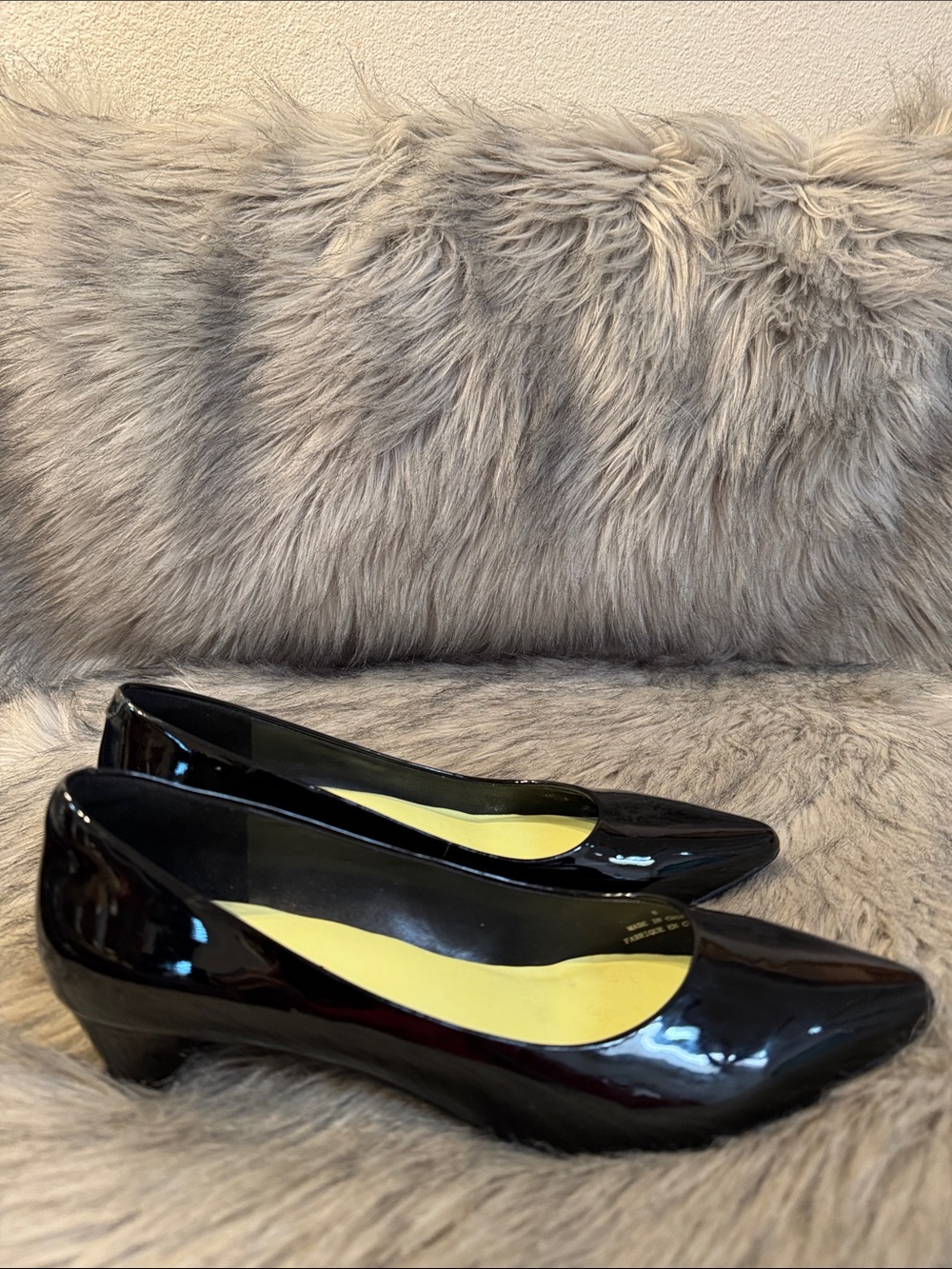 Jeffrey Campbell Black Patent Low Heel Pointed Pumps Size 8